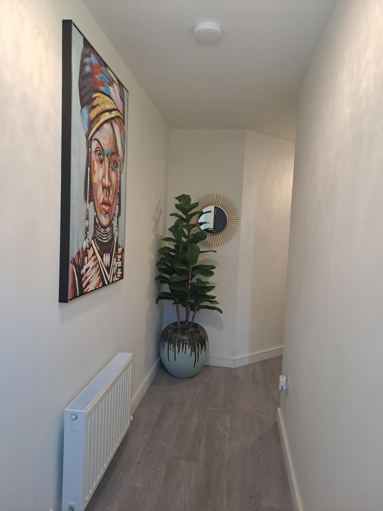 Cozy Bedroom In Lucan, Dublin Exterior photo